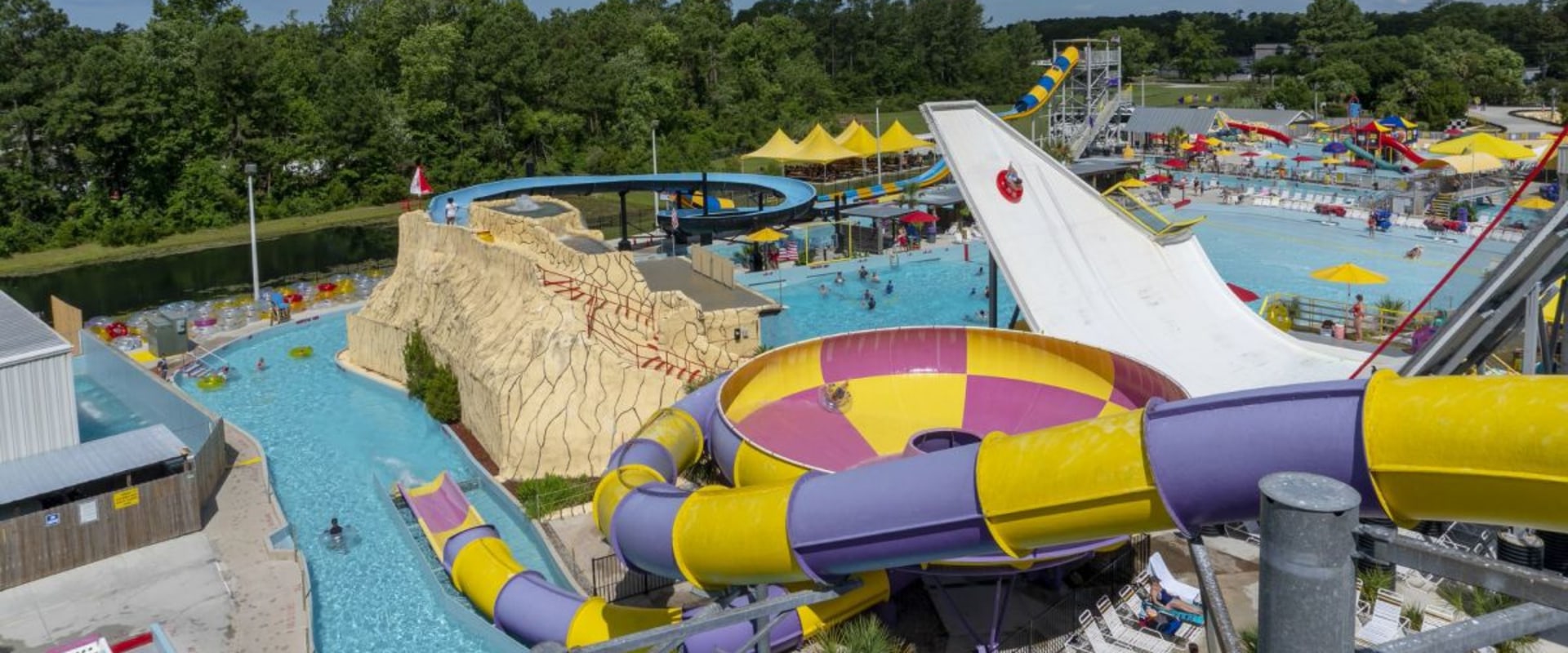 Are there any amusement parks or water parks available in charlotte