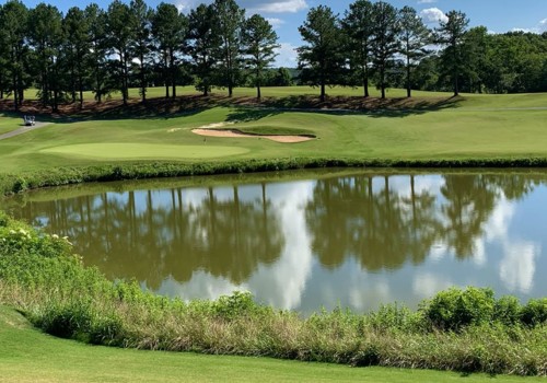 Are there any golf courses or country clubs available in charlotte, north carolina?